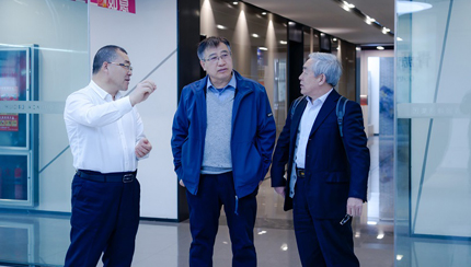 儀器信息網(wǎng)專家委員會一行到訪青源峰達集團